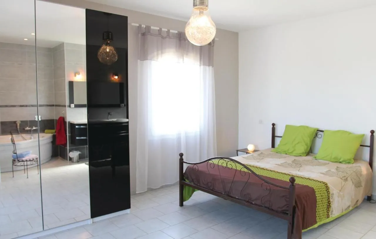 Semesterbostad 4 Bedroom Awesome Home In Apt