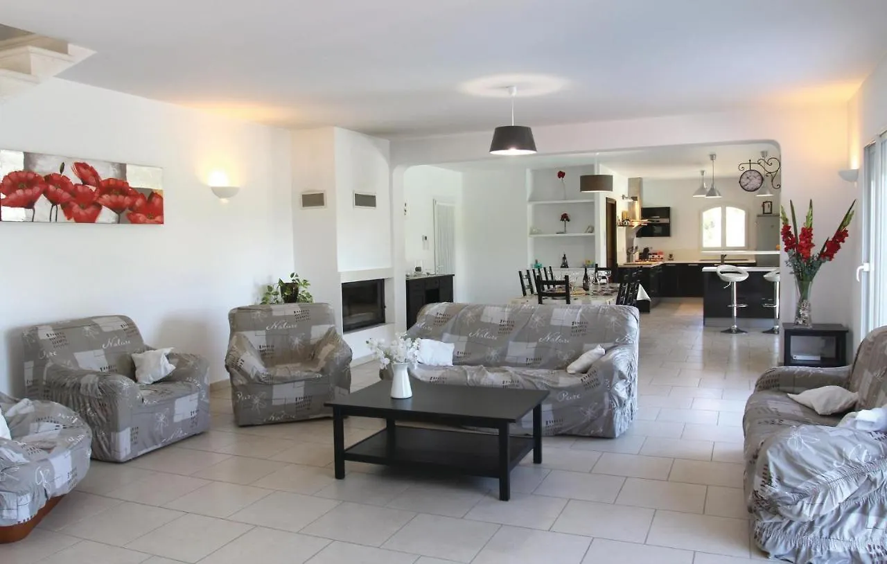 4 Bedroom Awesome Home In Apt 0*,